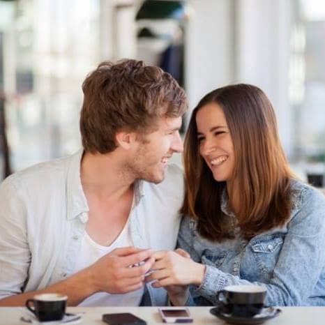 10 Dinge, wie sich Dating anfühlen sollte (und 10 Dinge, die es nicht tun sollte)