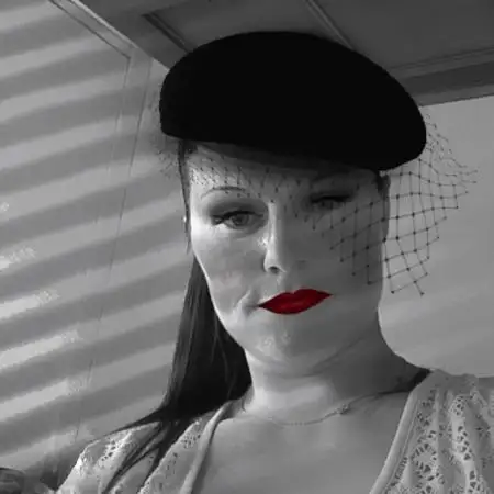 Alina, 39