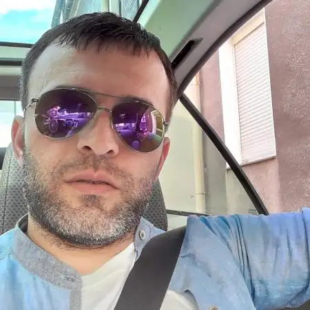 Niko, 44Dusseldorf, Deutschland 