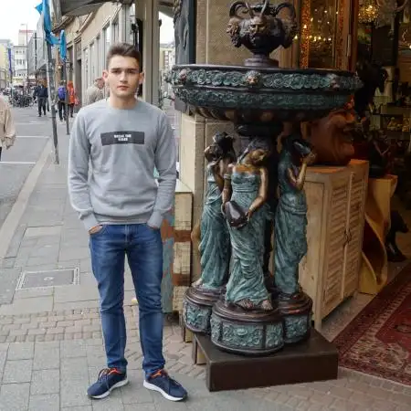 Vladislav, 28Avstraliya 