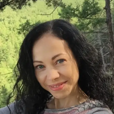 Zoya, 43Spanien