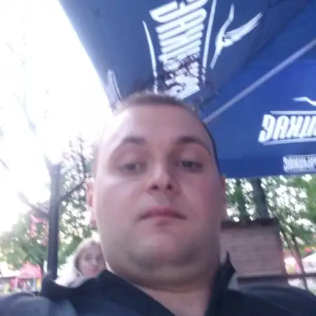 Vladislav, 31Spanien