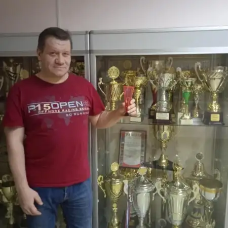 Valeriy, 53Vereinigte Staaten 