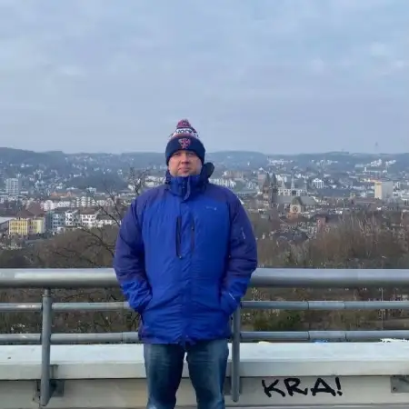Kirill, 47Frankreich