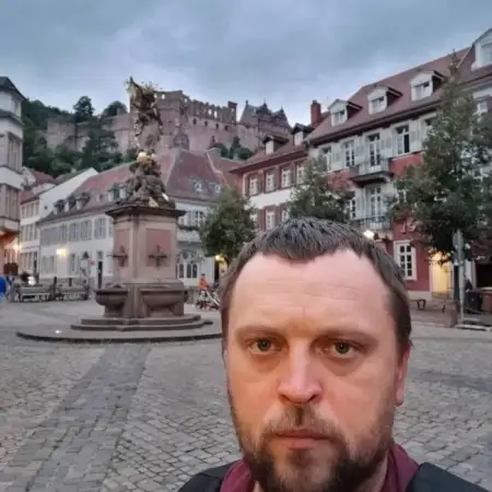 Anatolii, 40Frankfurt, Deutschland 