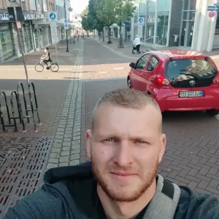 Yevhen, 32Jahre Dusseldorf, Deutschland