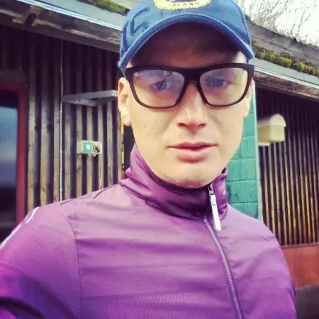 Denis, 32Schweden