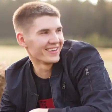 Dmitry, 32