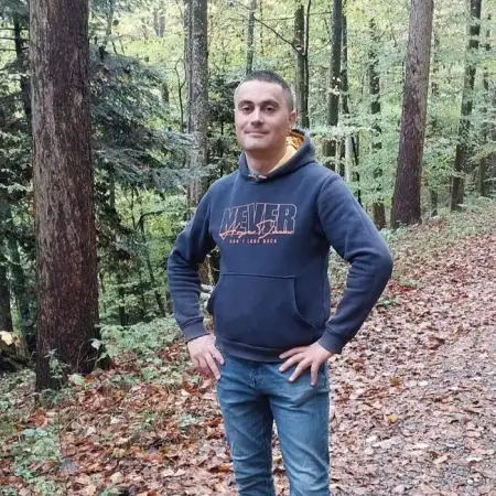 Marcel, 33