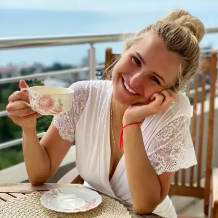 Ekaterina, 40