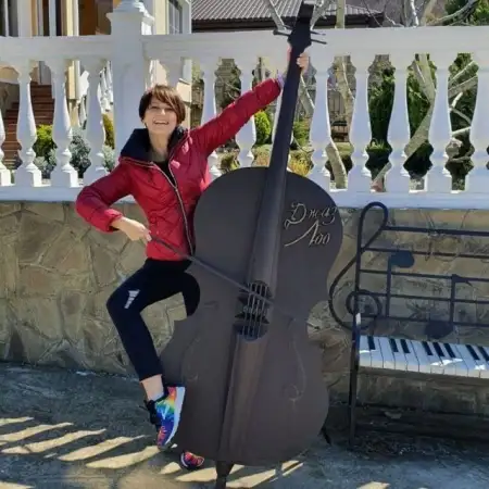 Elena, 50