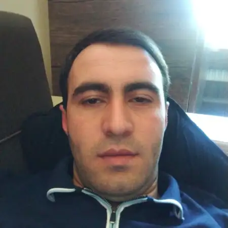 Qadir, 26Berlin