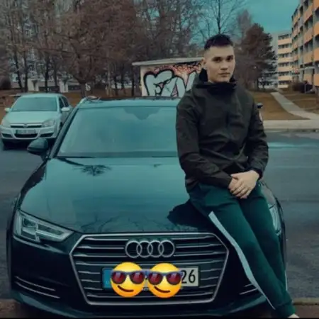 Niku, 29Berlin, Deutschland