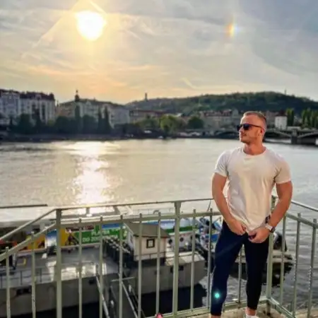 Denis, 33Estland