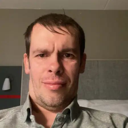 Mykola, 43Toronto, Kanada 