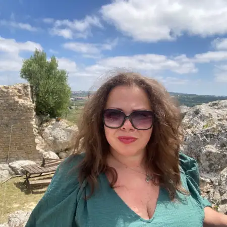 Elena, 45Kiev, Ukraine