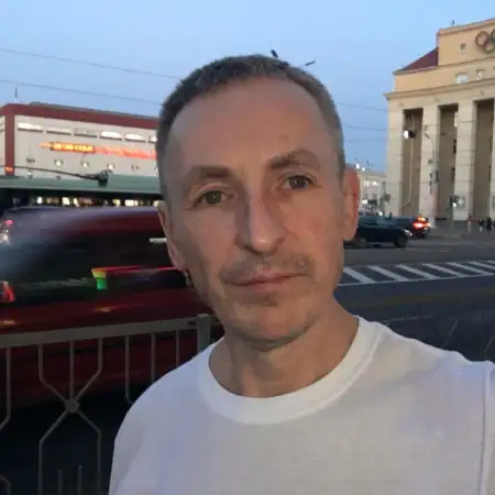 Dmitriy, 49Belgien