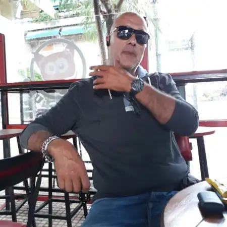 Yanis, 59Griechenland