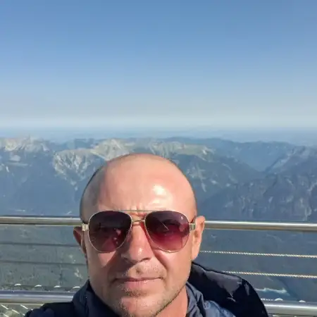 Aleksandr, 44Baden-Baden, Deutschland
