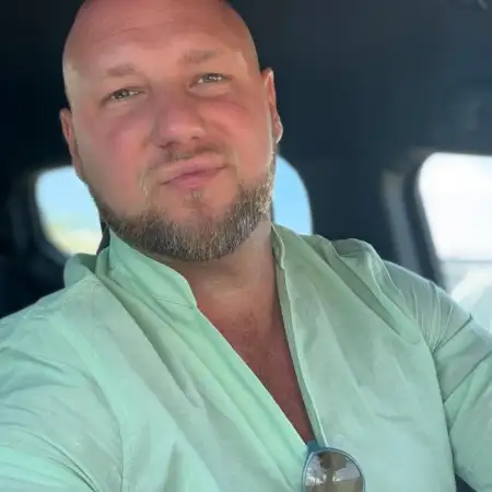 Yuriy, 37Sankt-Peterburg, Russland