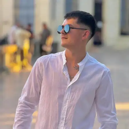 Andrei, 19Frankreich 