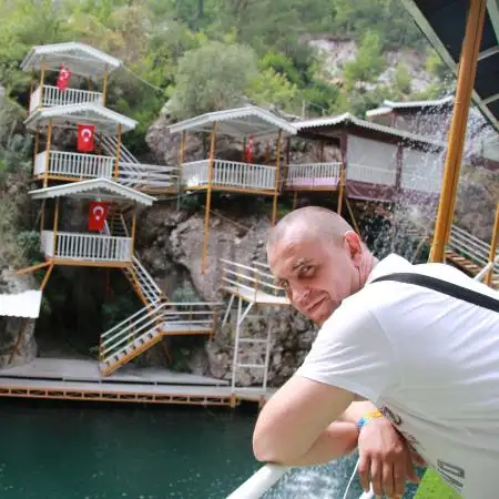 Dima, 43