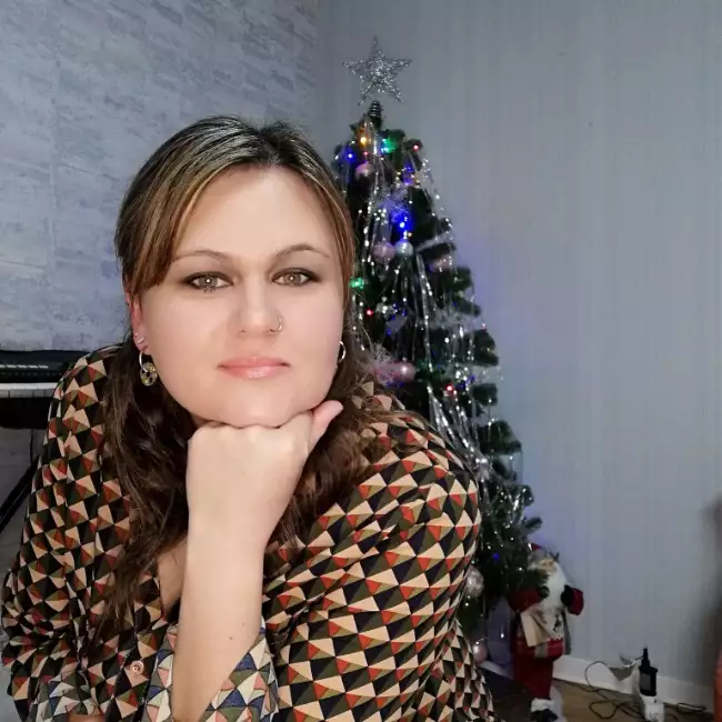 photo of Kseniya. Link to photoalboum of Kseniya