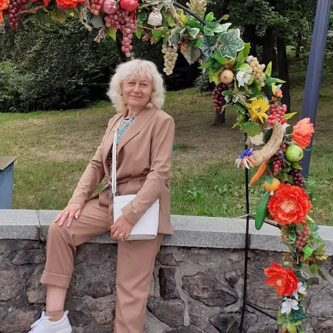 OLENA, 66, Mannheim, Deutschland - Rus Liebe