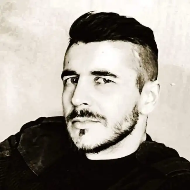 Dorian, 36