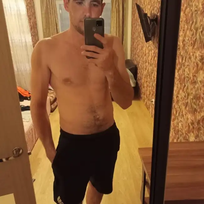 Serghei, 33