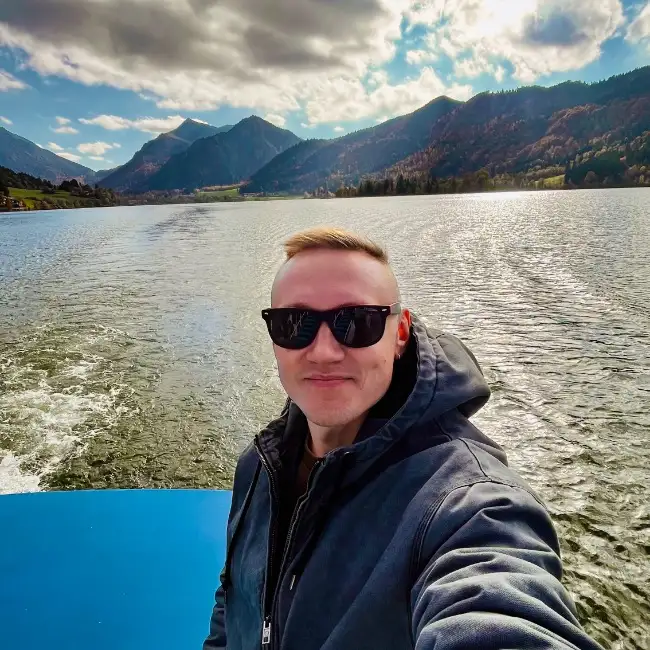 Maksim, 36