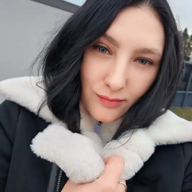 Alona