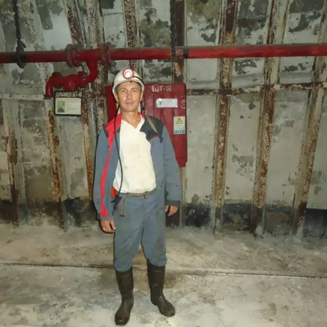 Yuriy, 44