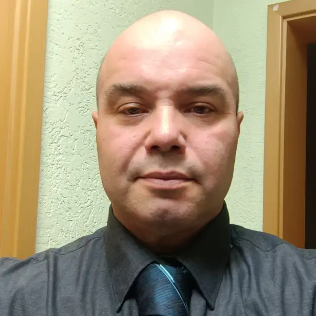 Artur, 48