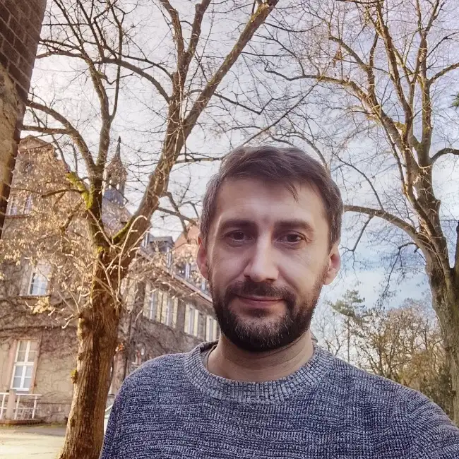 Andrey, 43