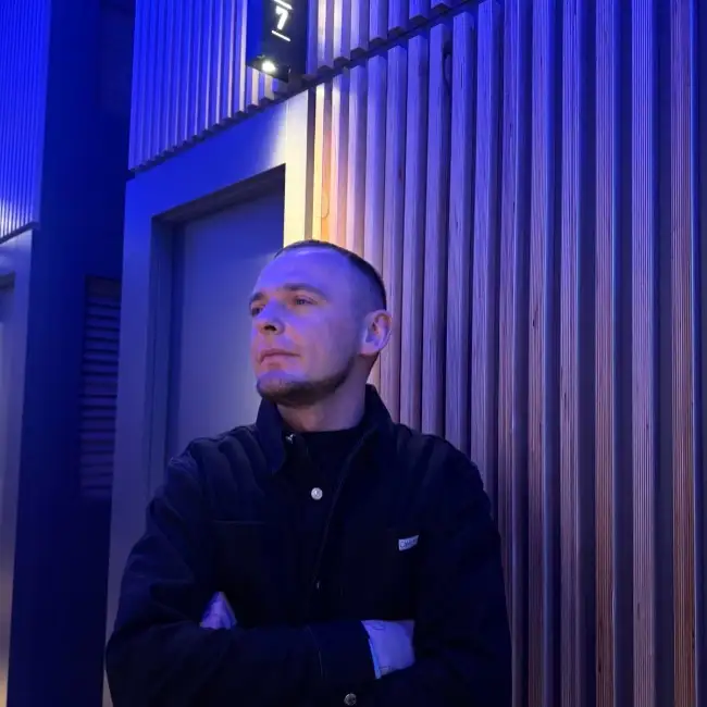 Pavr, 33