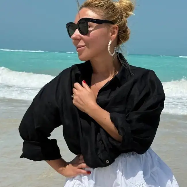 Elena, 45