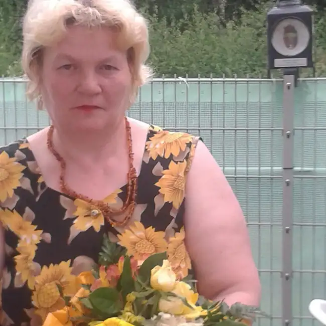 Nina, 65