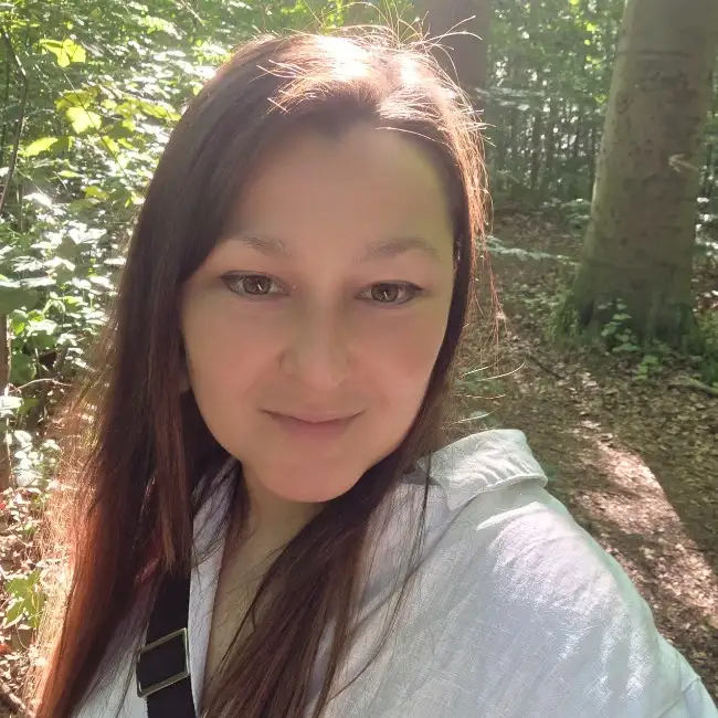 Liolya · 43 ·           