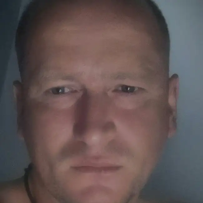 Nikk, 42