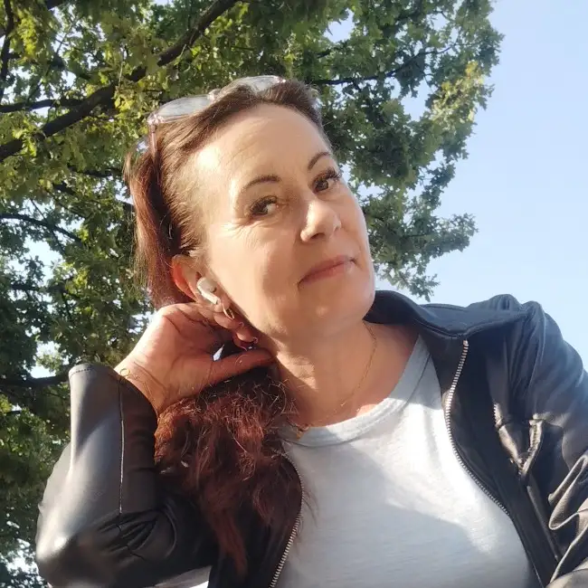 Tetiana, 50