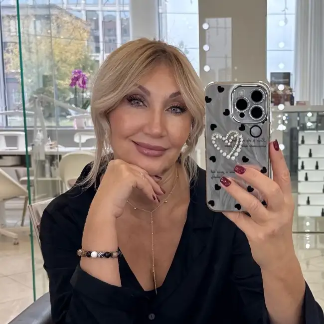 Violetta, 49