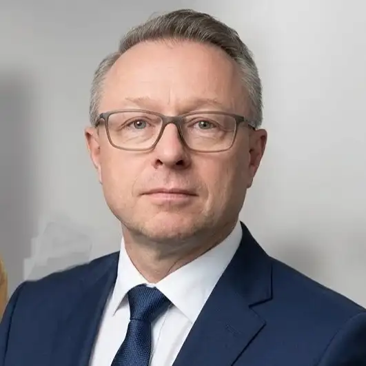 Thomas, 61