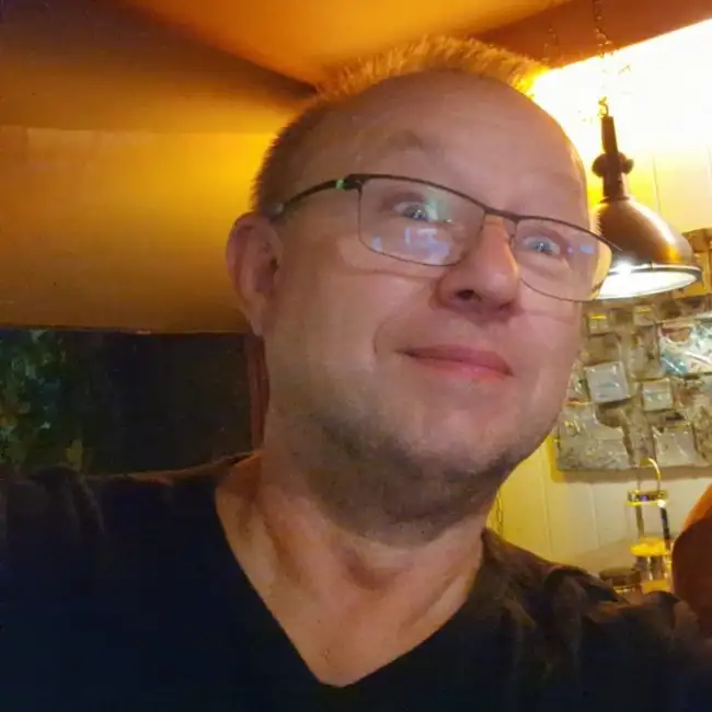 Thomas, 61